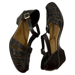 Clarks Womens Leather T Strap Fisherman‎ Sandals Shoes Wedge Cutout Size 9 Black